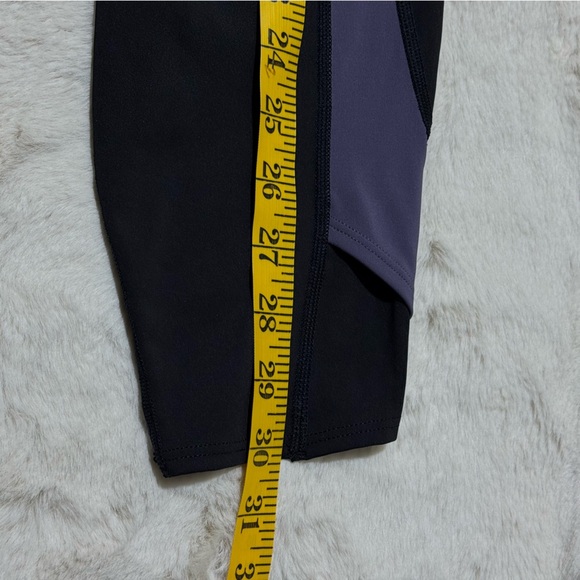 Athleta Ultimate Stash Colorblock black and purple medium leggings - Picture 14 of 15